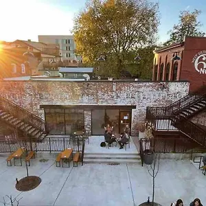 Apartment 2br Unit W/ Cinema In Nulu, Louisville