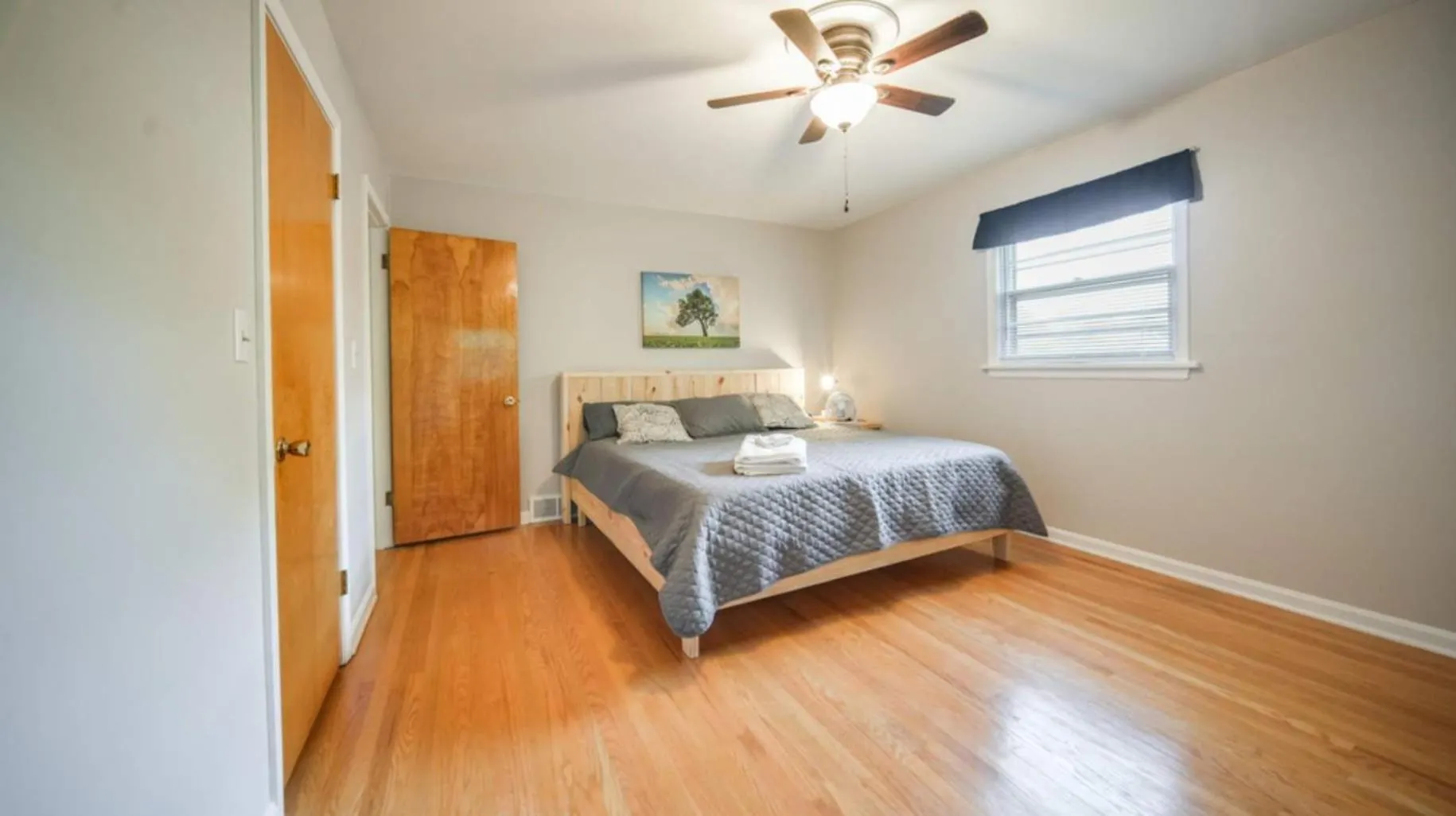 Holiday home Spacious 5-Bedroom Retreat For 12 In Serene Neighborhood Near Louisville'S Best Attractions United States